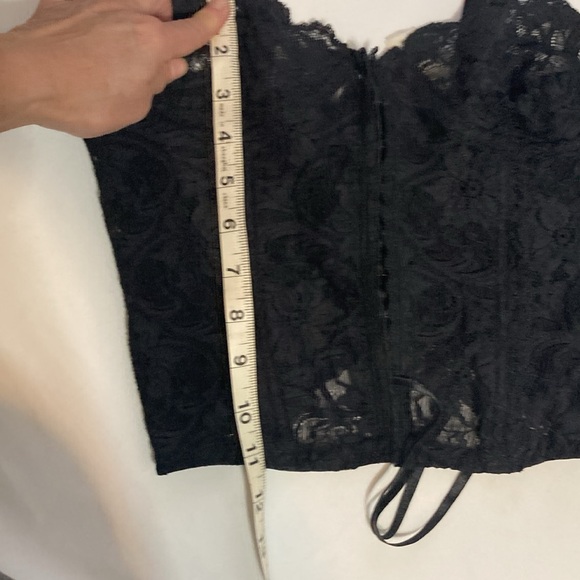 Vintage Black Lace Rose Corset w/ hook~n~eye secured front & back. Pre ~loved - Picture 12 of 14